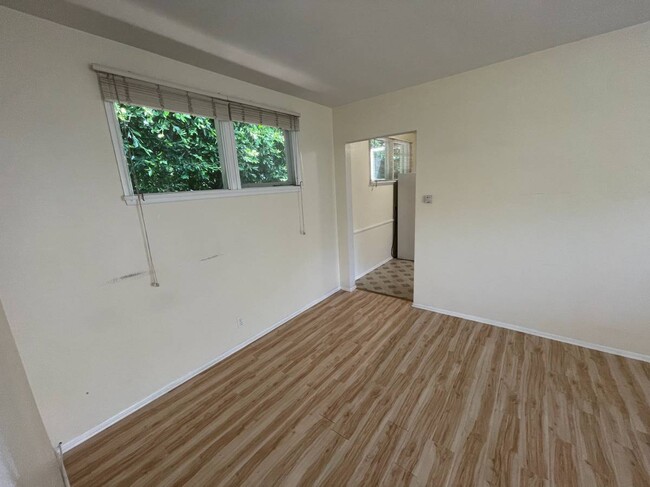 Building Photo - 2221 Wellesley Ave