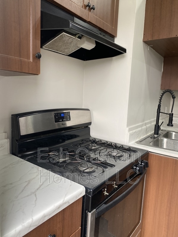 Building Photo - 508 S Prince St