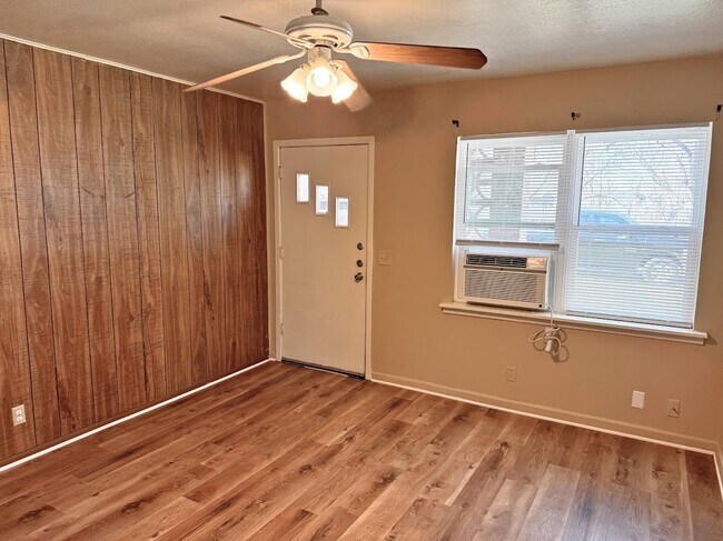 Foto del edificio - 104 Ave G