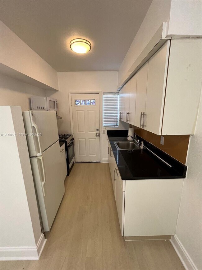 Building Photo - 8080 Tatum Waterway Dr