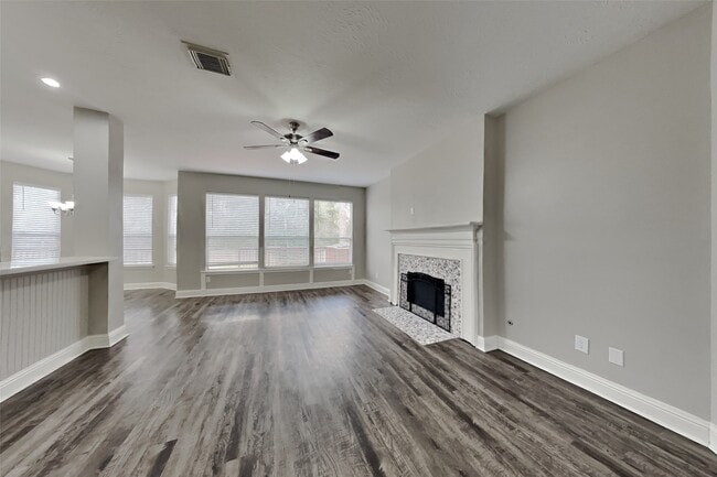 Building Photo - 6611 Emerald Ash Ct