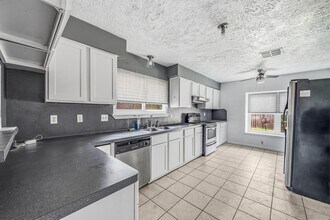 Building Photo - 13139 Birch Grove Dr