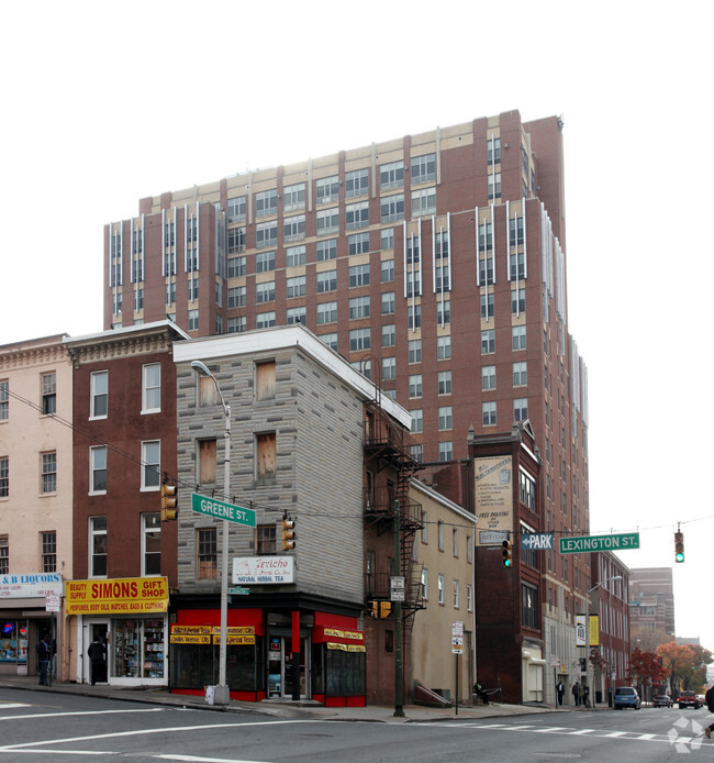 Vista al sur desde Greene St. - Fayette Square Apartments