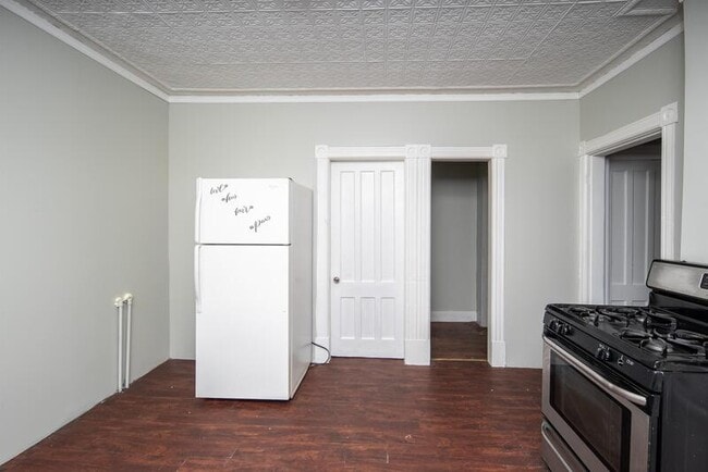 Building Photo - 13 112th St