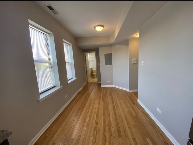 Living Room - 2807 W Lawrence Ave