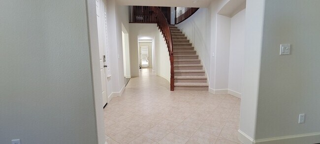 Building Photo - Beautiful Spacious Windermere Home Close t...