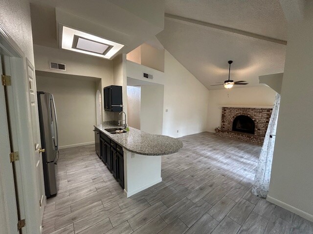 Foto del edificio - 3012 Silver Lake Pl