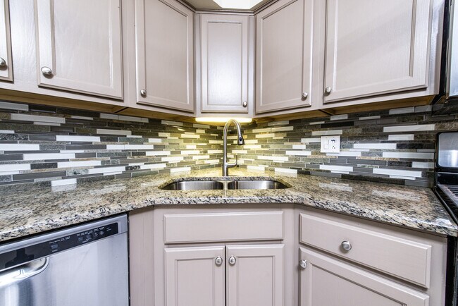 Foto del edificio - 3804 N Harlem Ave