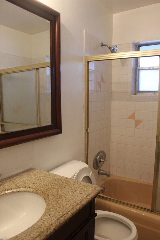 Foto principal - 20600 NW 7th Ave