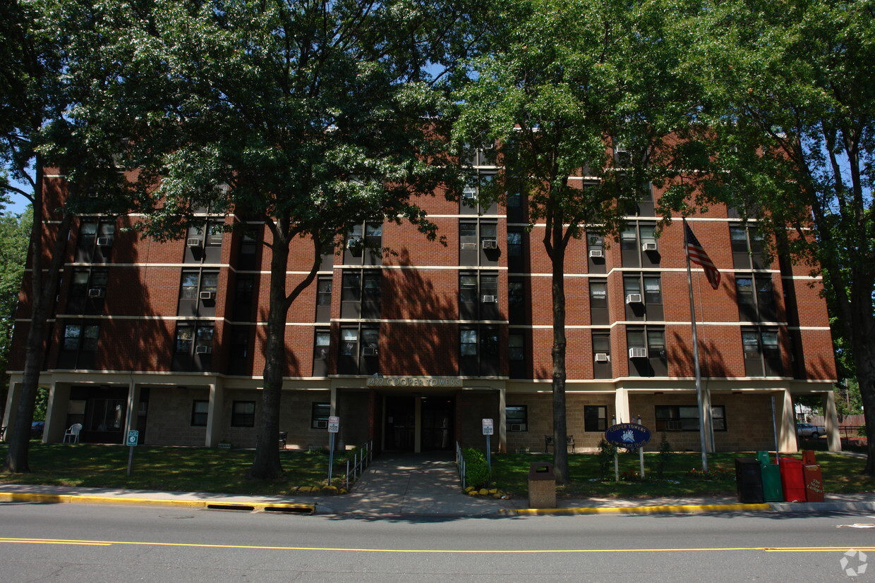 Building Photo - Cooper Towers