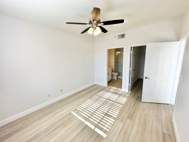 Building Photo - ** ST. CROIX @ PELICAN MARSH ** 2 BED / 2 ...