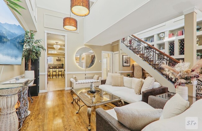 Living Room - 708 N Rockwell St