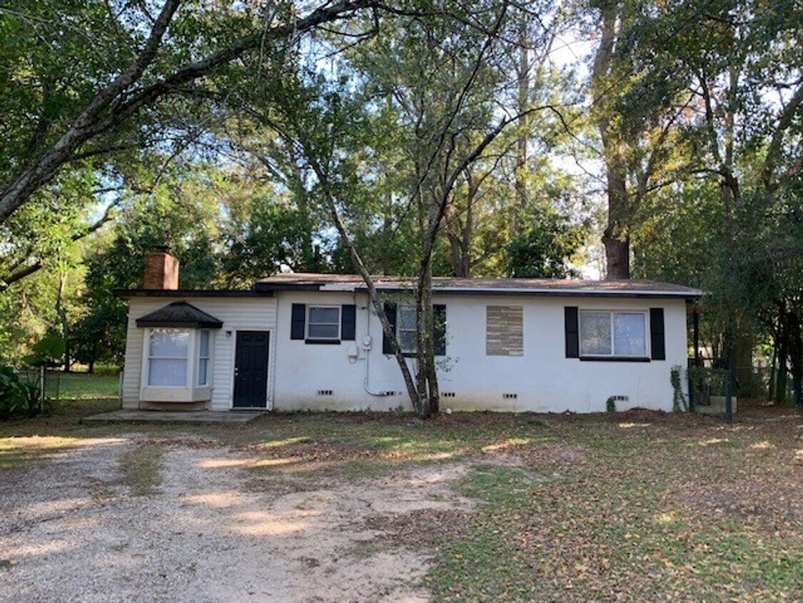 Primary Photo - 3 Bedroom House on Desiree Ct. Available Now!