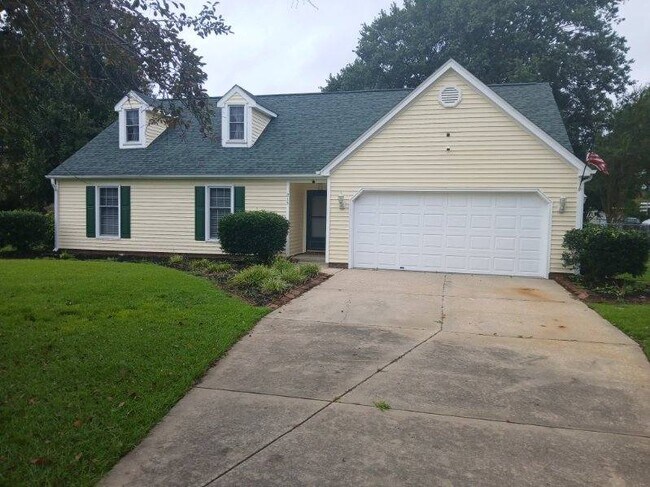 Foto del edificio - 215 Forest Oaks Dr