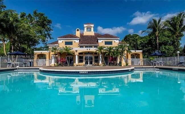 Building Photo - 2321 NW 33rd St