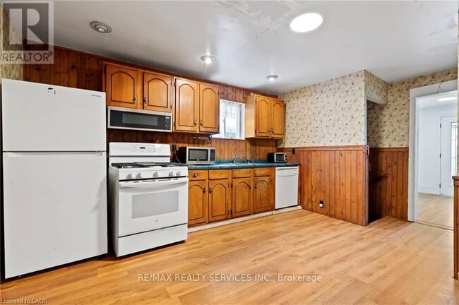 Building Photo - 5292 Bridge St