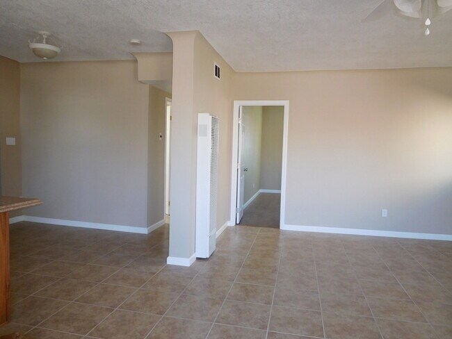 Building Photo - 314 Cutler Ave NE