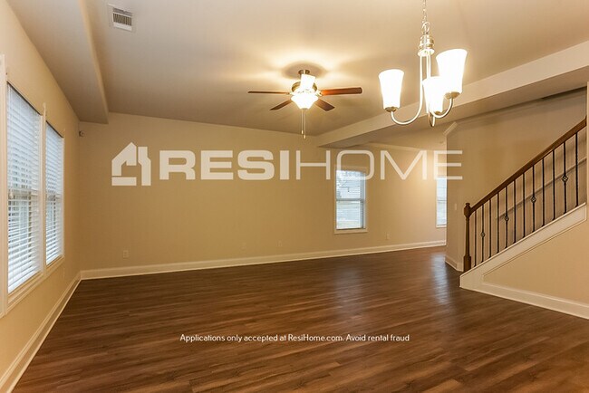 Foto del edificio - NEW HOME FOR RENT!!!