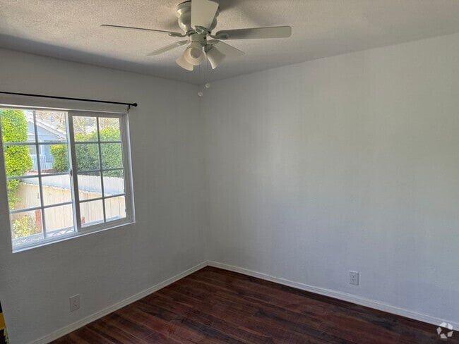Building Photo - 526 Brooks Ave