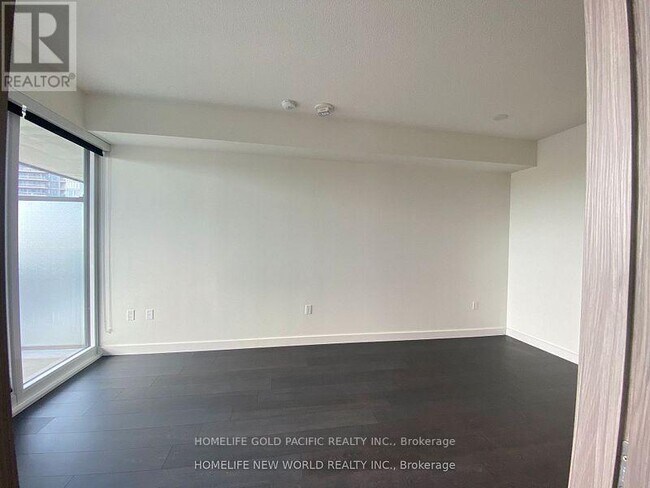 Photo du bâtiment - 95 McMahon Dr