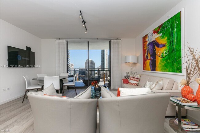 Building Photo - 3 br, 2 bath House - 999 SW 1st Ave Apt 23...