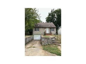 Building Photo - 5400 Norton Ave