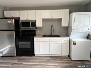 Building Photo - 28 Cross St