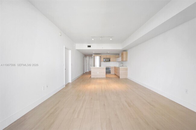 Foto del edificio - 16385 Biscayne Blvd