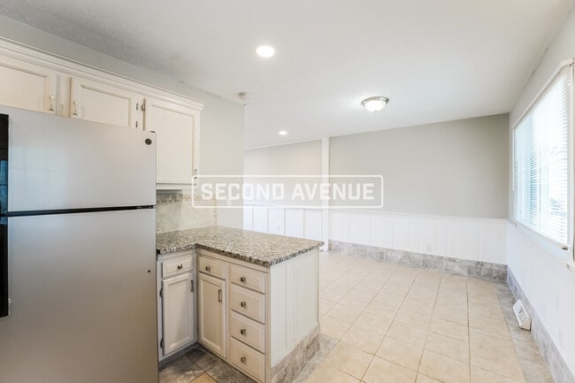 Building Photo - 204 Dolomite Dr