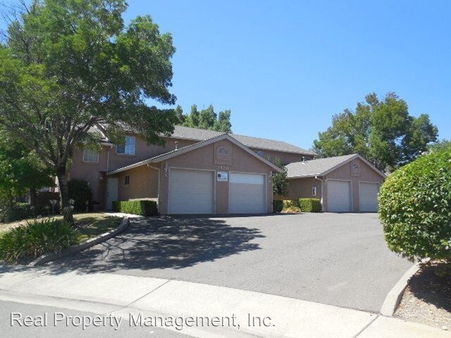 Building Photo - 1420 Serrano Pl