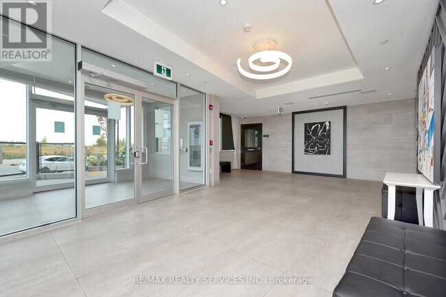 Building Photo - 200-200 Lagerfeld Dr