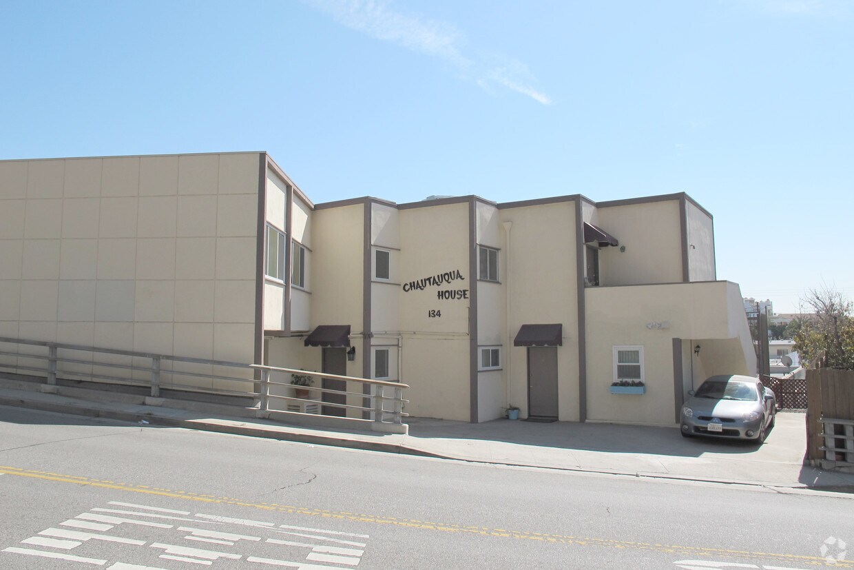 Building Photo - 134 Chautauqua Blvd