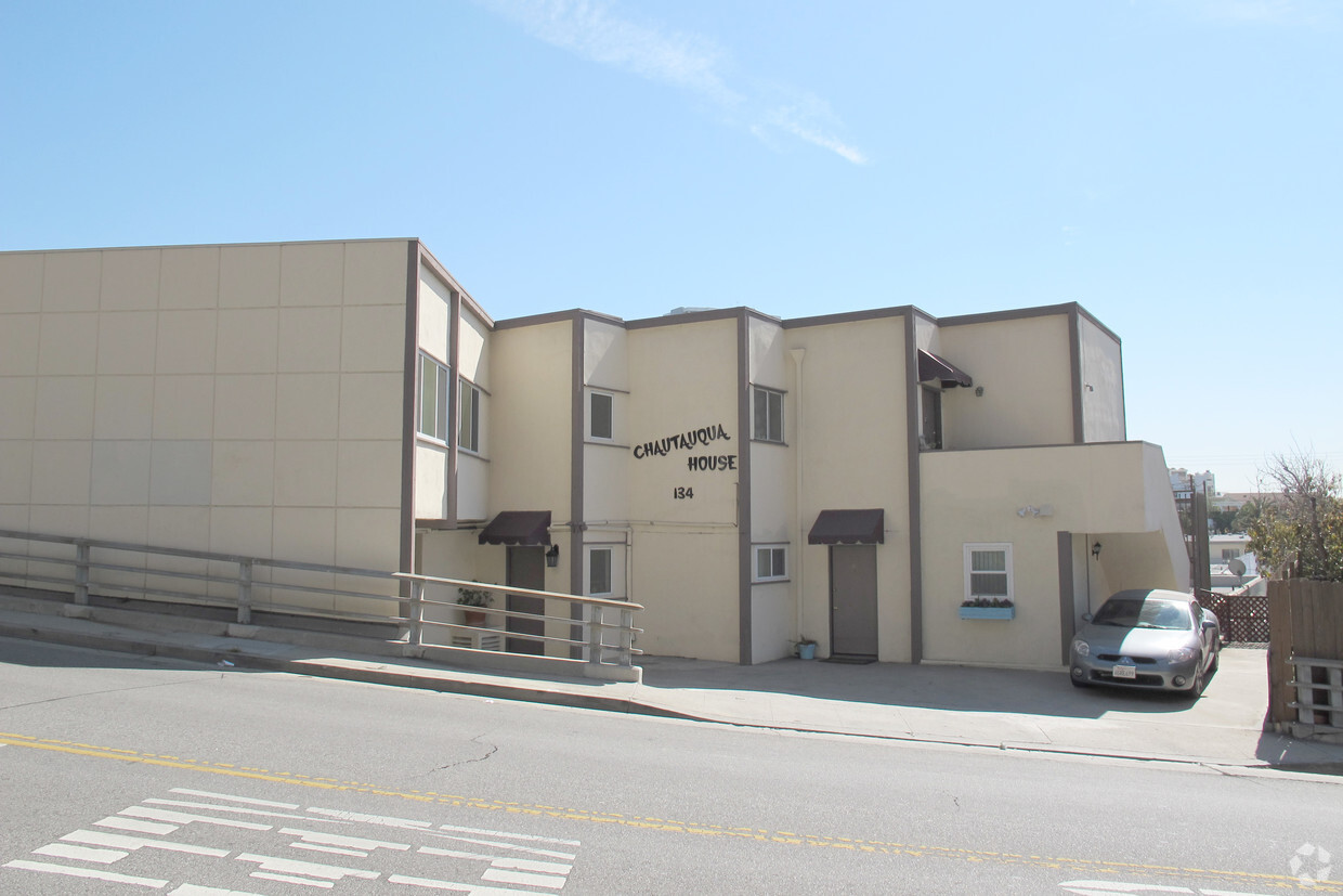 Foto del edificio - 134 Chautauqua Blvd
