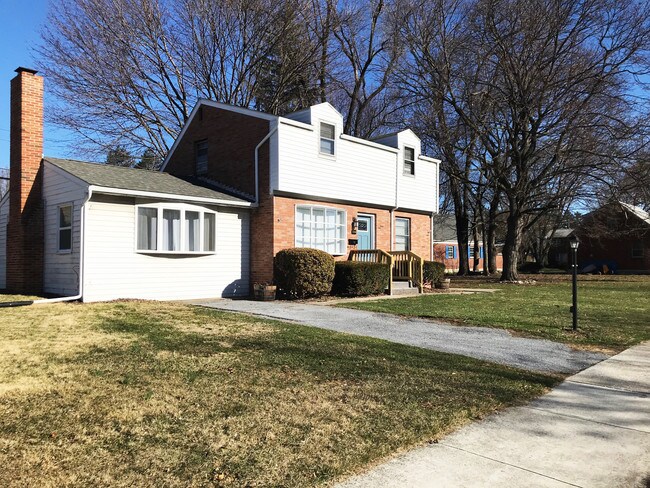 Building Photo - 1904 Princeton Ave