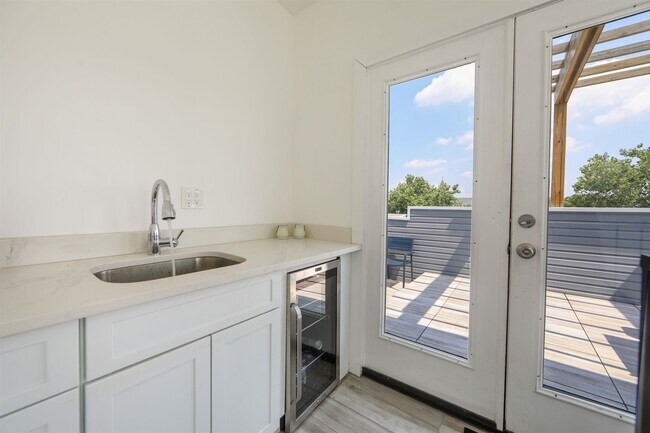 Foto del edificio - 157 Sherman Ave