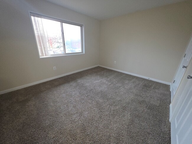 Interior Photo - Summit Crest