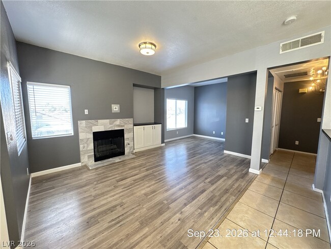 Building Photo - 251 S Green Valley Pkwy