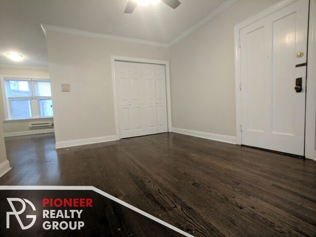 Foto del edificio - 3814 N Greenview Ave