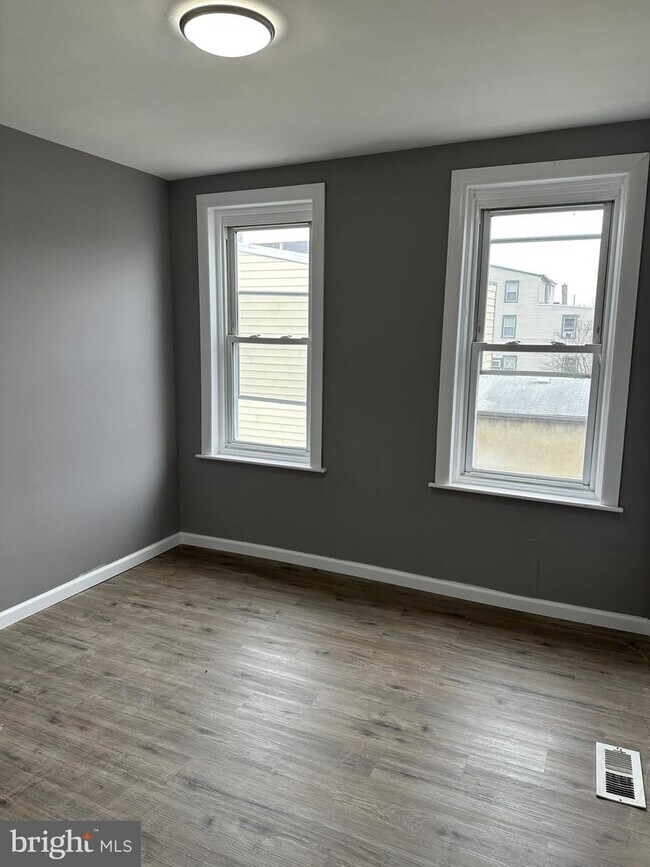 20 S Sussex St, Gloucester City, NJ 08030 Townhome Rentals in