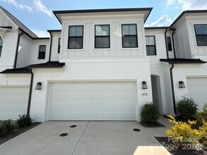 Building Photo - 6032 Mariemont Cir