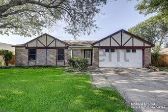 Building Photo - 400 Royal Field Dr