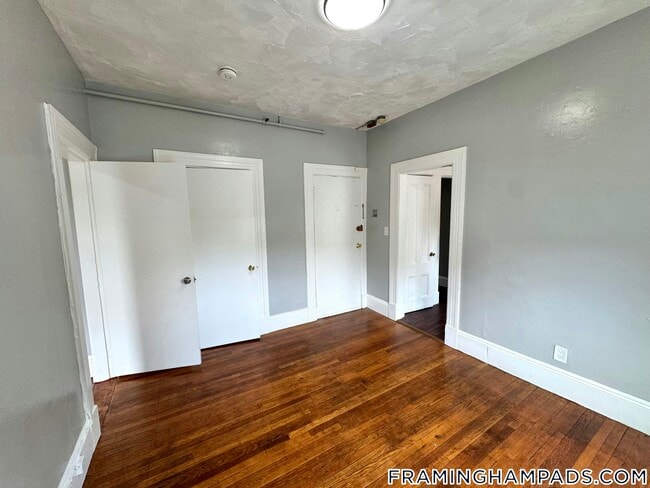 Building Photo - 64 Hollis St