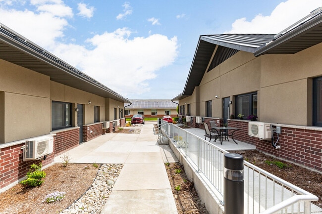 Building Photo - 786 Southwood Way