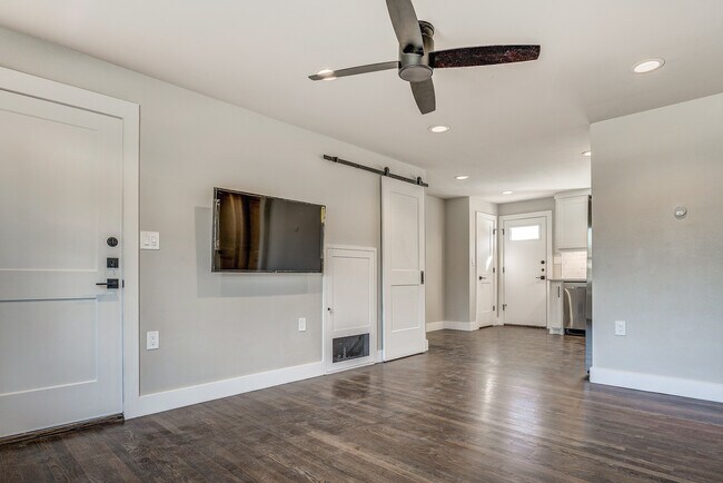 Foto del edificio - White Rock Views Apartments