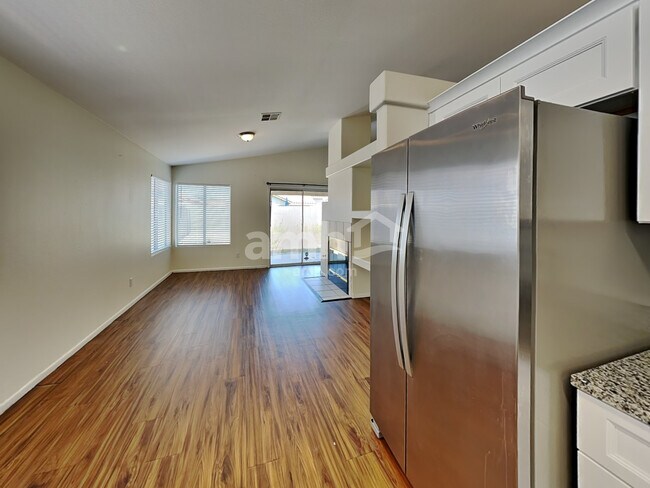 Foto del edificio - 9954 W Monterosa Ave