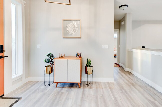 Foto del edificio - 719 Periska Wy