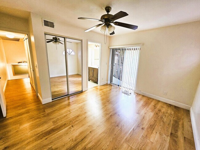 Foto del edificio - 6163 Seven Springs Blvd