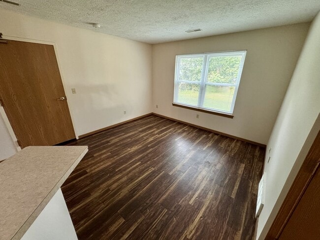 Building Photo - 426 Oakwood Ave