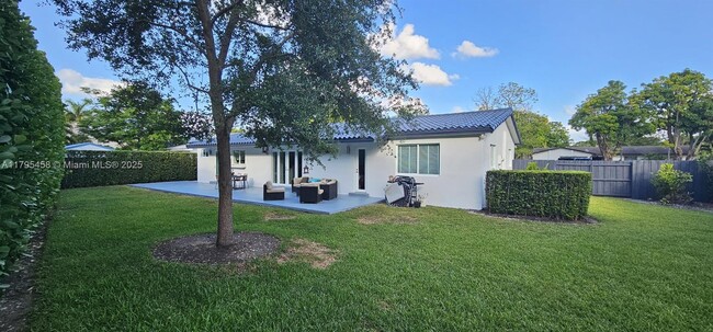 Building Photo - 10900 SW 107th Ave