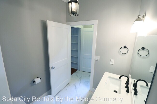 Building Photo - 3 br, 2 bath House - 2326 Lowndes Road